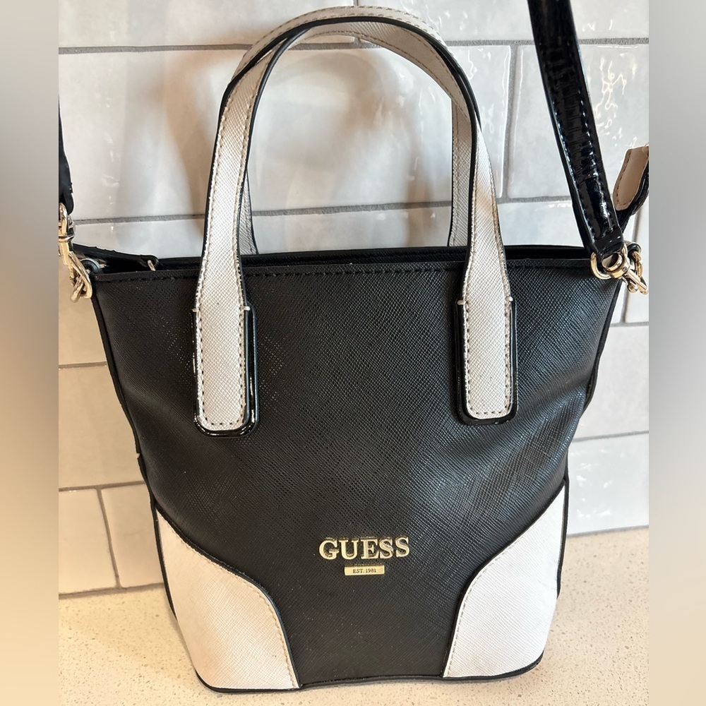 GUESS women's small satchel crossbody bag Purse Black White EUC - Picture 3 of 10